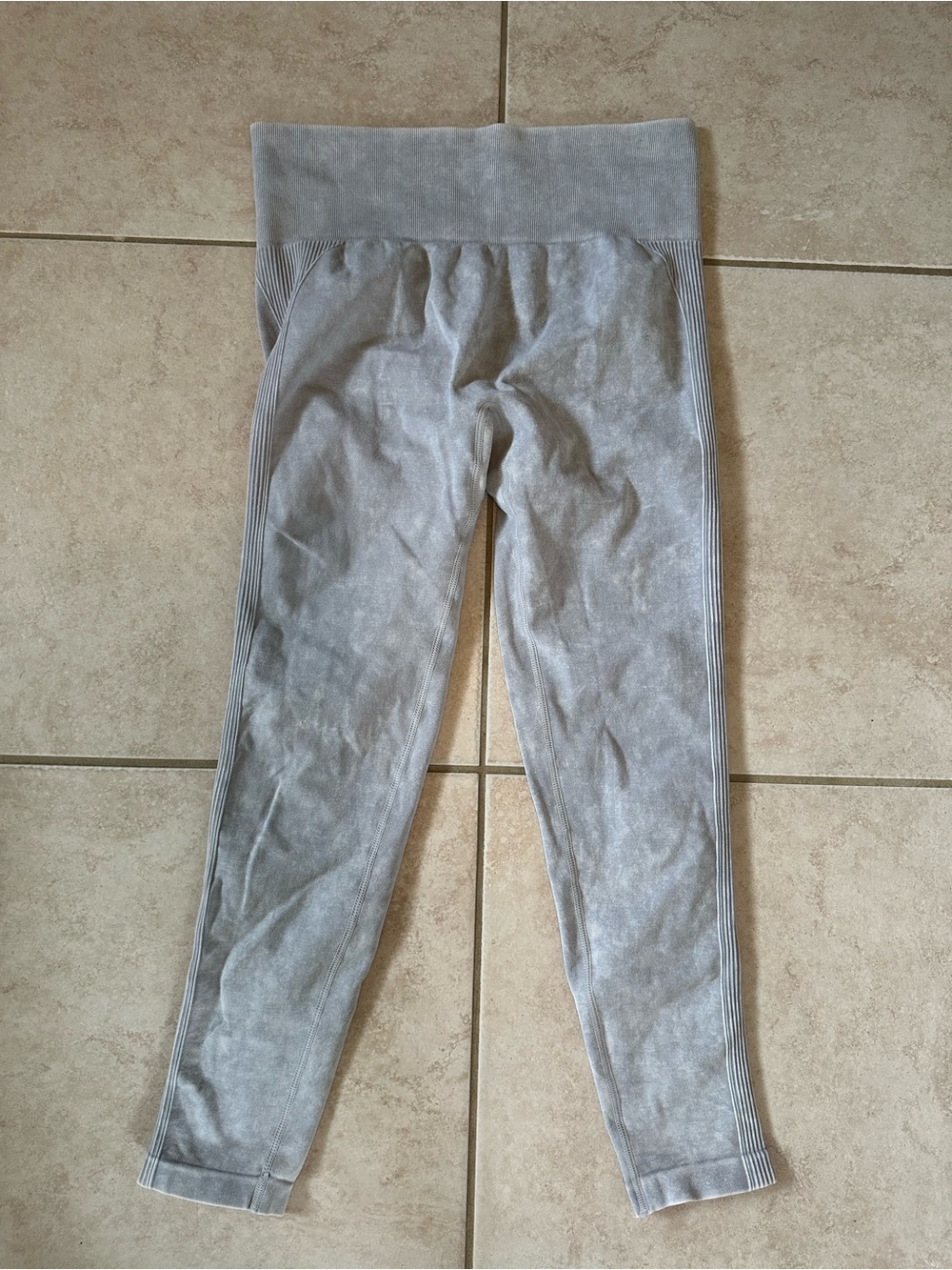 Woman’s Seamless High-Waist Leggings in Light Gray